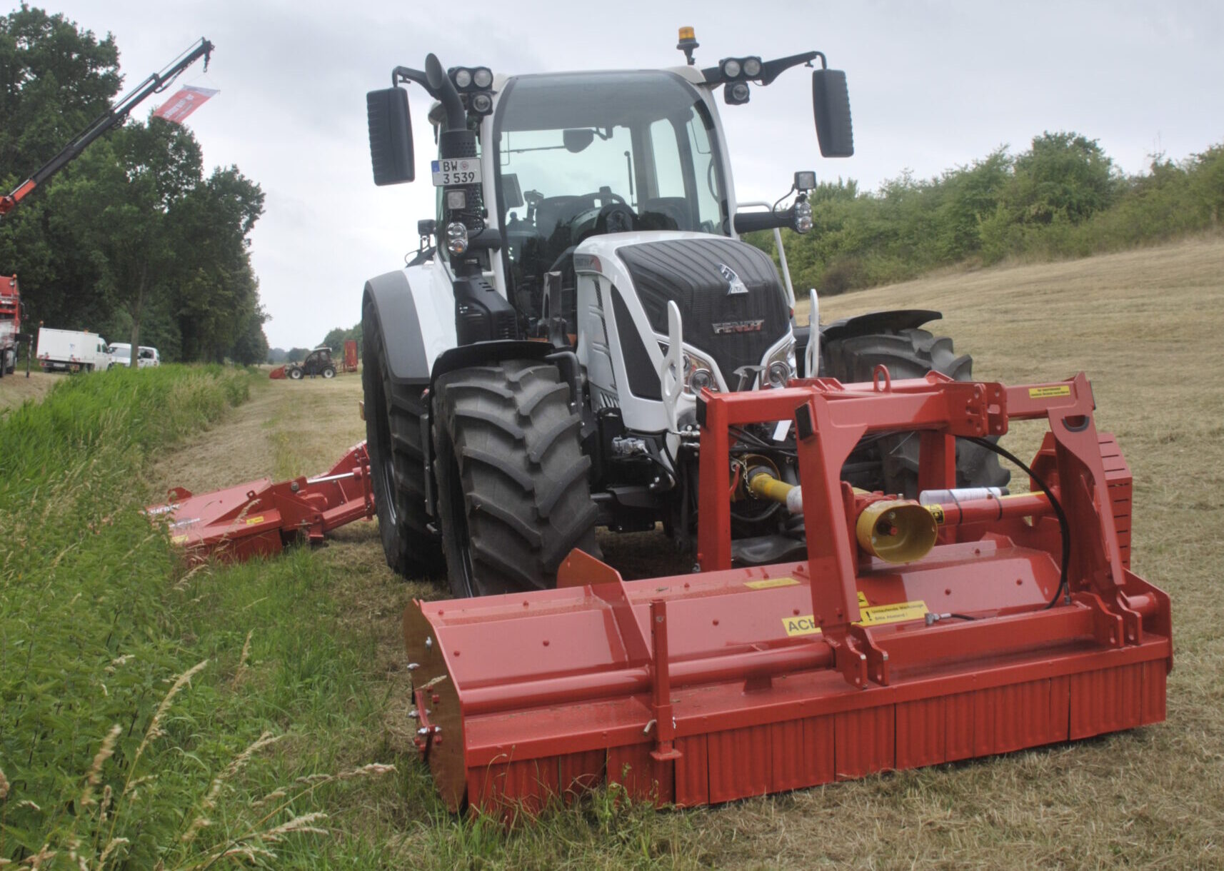 FXS-Sauerburger-Mulcher-WM-Weidemulchgerät-Mulchgerät-H+F-Weide