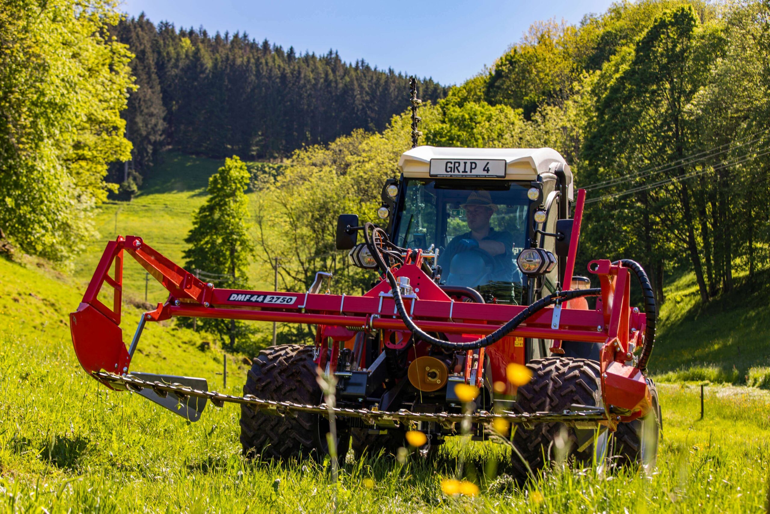sauerburger-hanggeräteträger-grip4-grip4 70-hangschlepper-kommunal-landwirtschaft-hangtauglichkeit