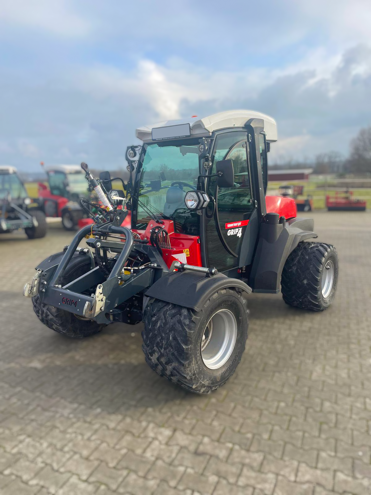 Grip-Grip470-Grip4-Zweiachsmäher-Hanggeräteträger-Sauerburger-Landmaschine-Landmaschinenfahrzeug
