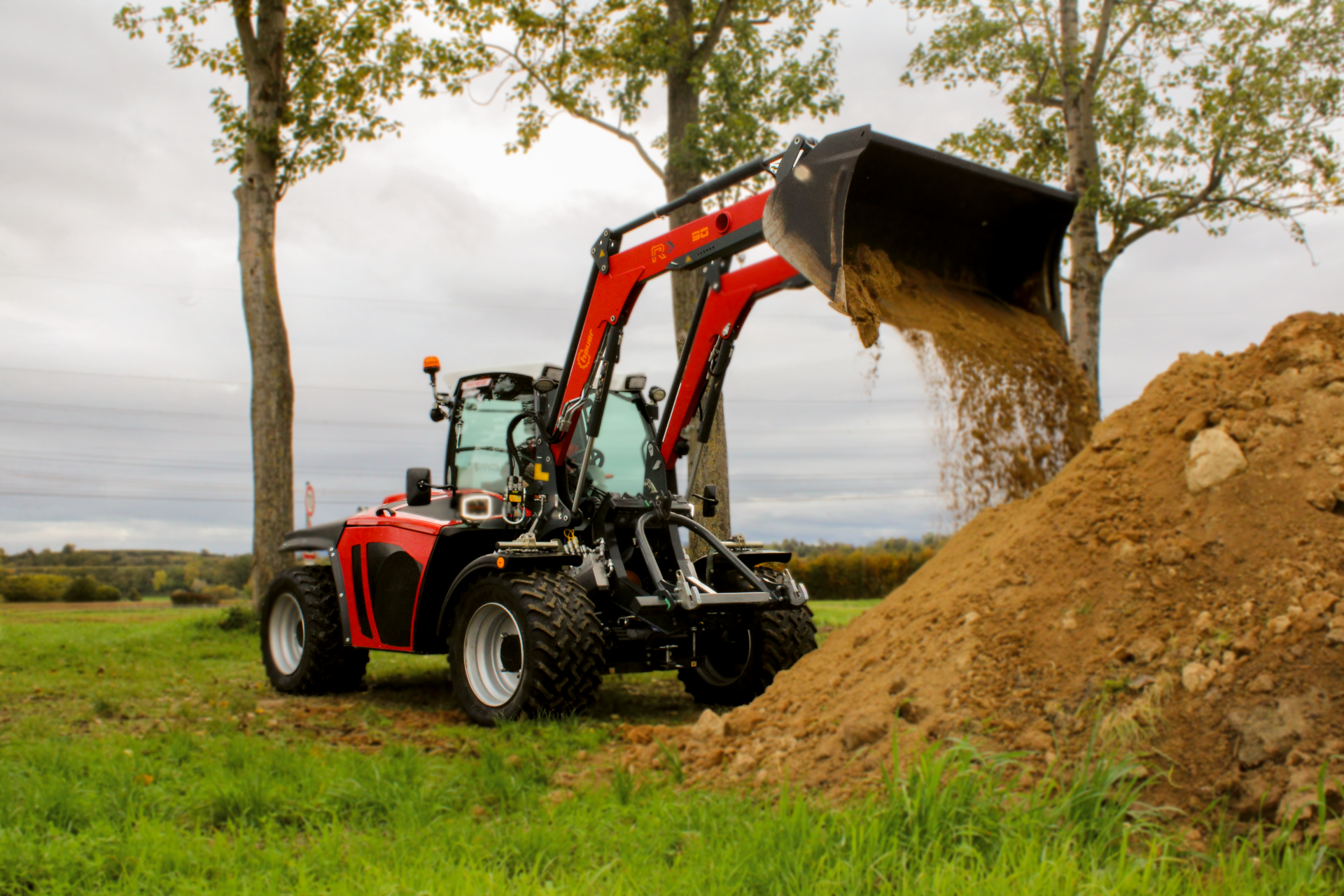 sauerburger-hanggeräteträger-grip4-grip4 140-hangschlepper-kommunal-landwirtschaft-hangtauglichkeit-140 PS-stärkster Hangschlepper